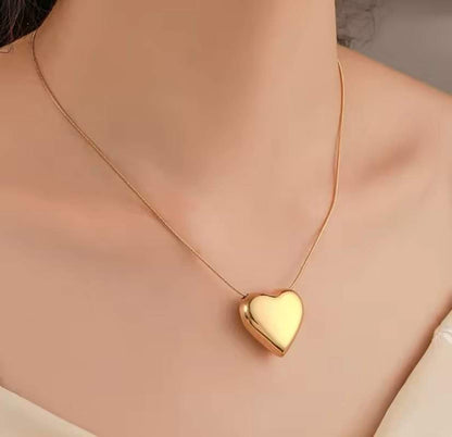 Collar CORAZÓN acero